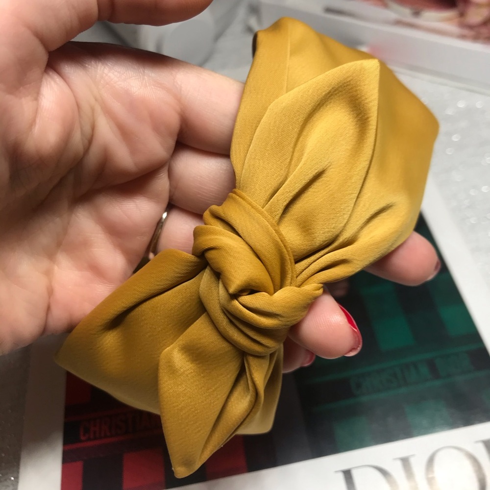 Headband - Picture 2 of 4